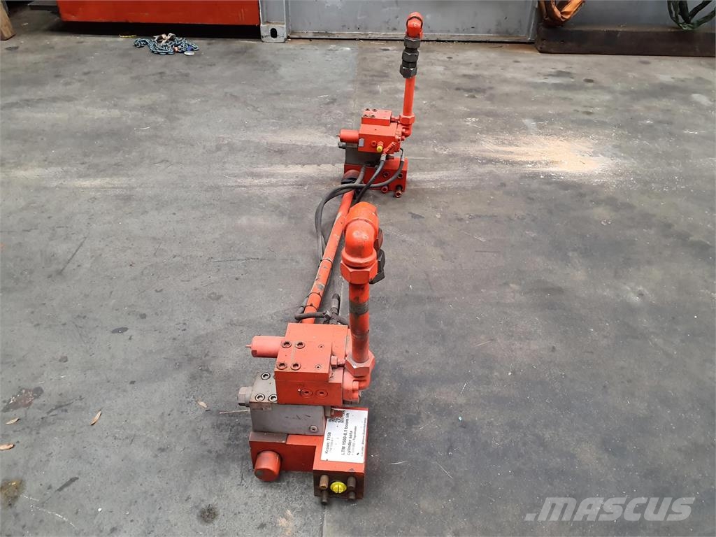 Liebherr LTM 1500 cylinder connection Запчасти для кранов
