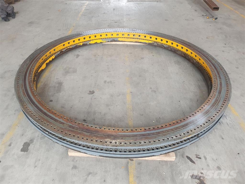 Liebherr LTM 1750-9.1 quick connection for slewring Запчасти для кранов