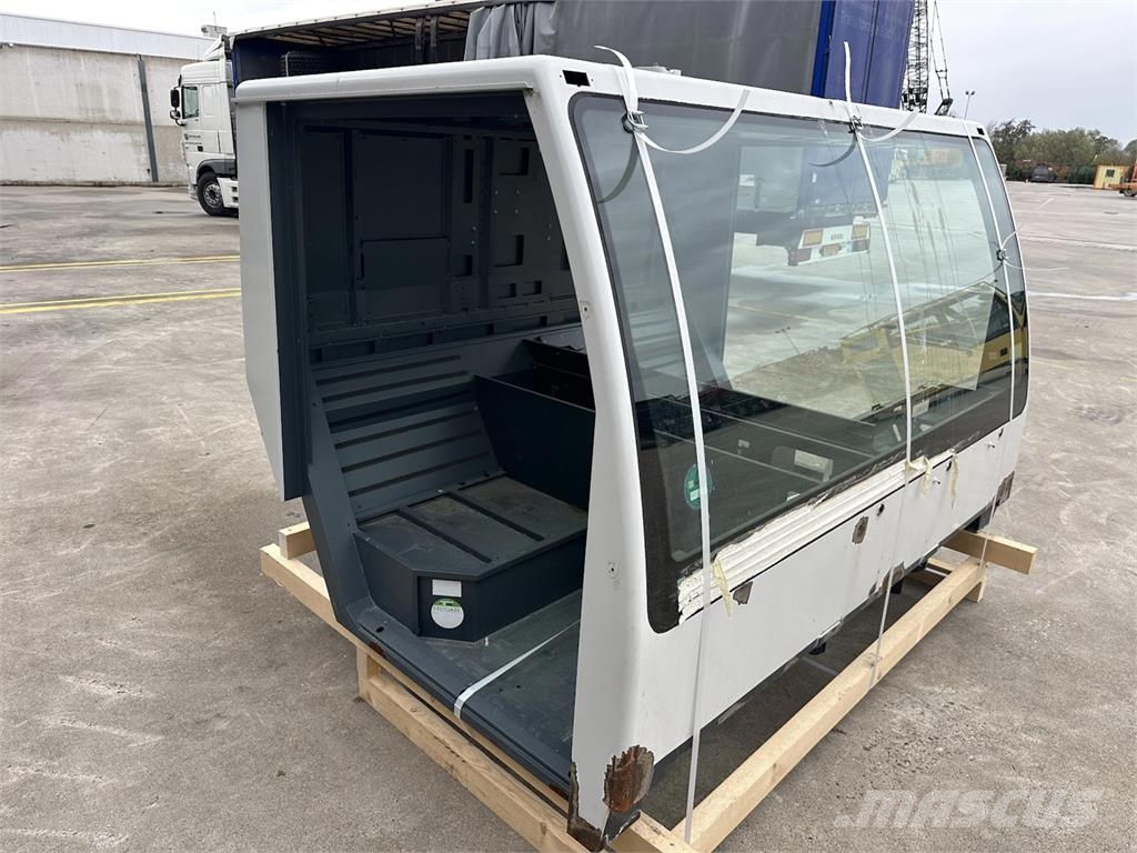 Liebherr LTM drivers cabin Cabins and interior