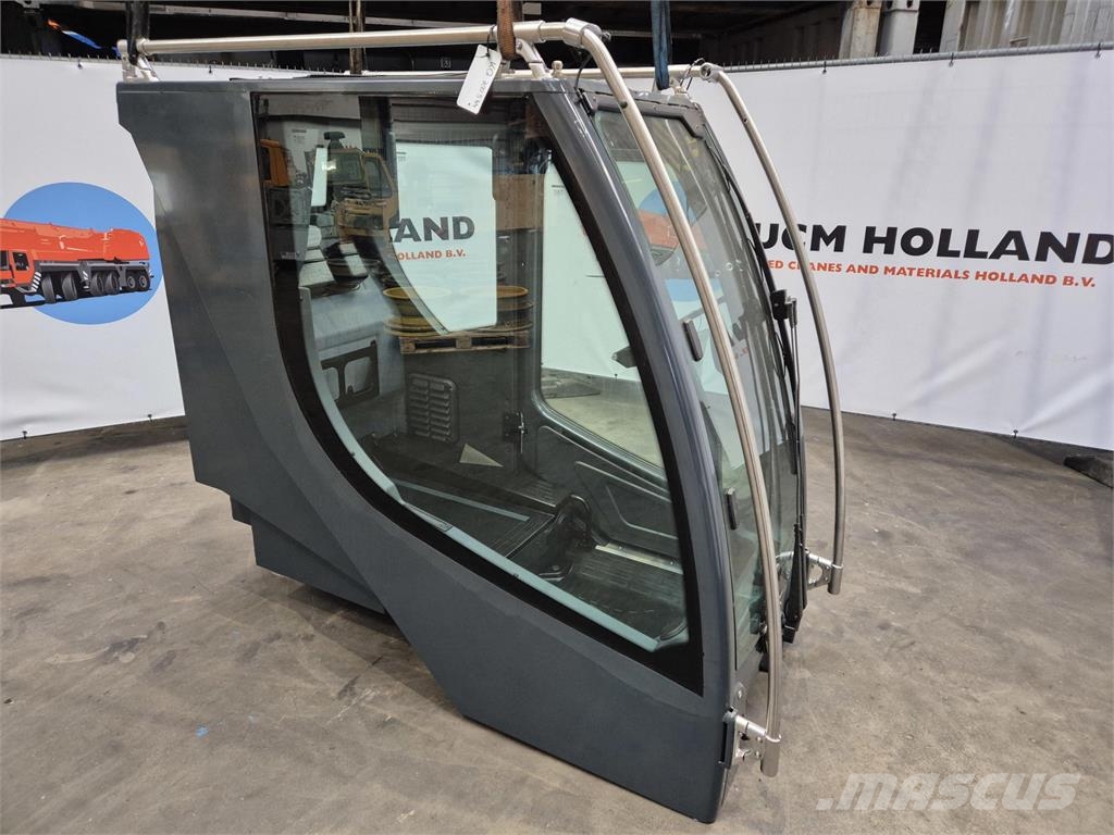 Liebherr LTM upper cab Cabina