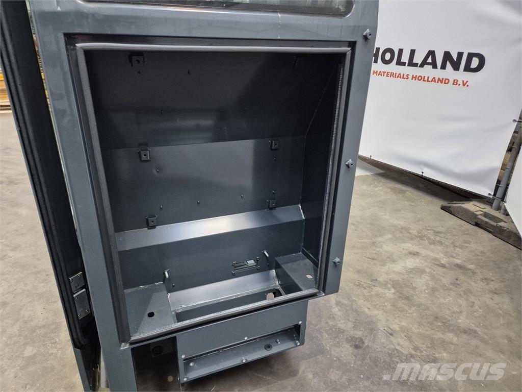 Liebherr LTM upper cab Cabina