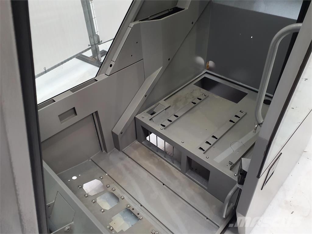 Liebherr LTM upper cab Cabines e interior máquinas construção