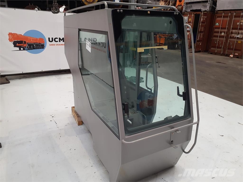 Liebherr LTM upper cab Cabines e interior máquinas construção