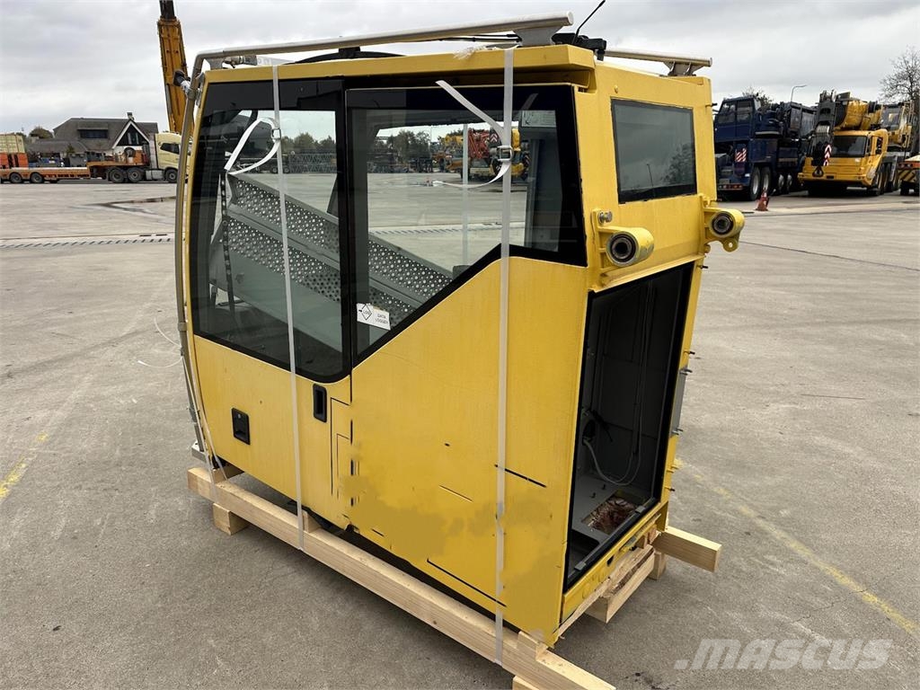 Liebherr LTM upper cab كابينة والداخلية