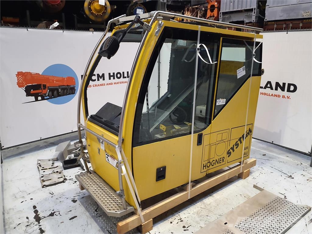 Liebherr LTM upper cab Cabins and interior