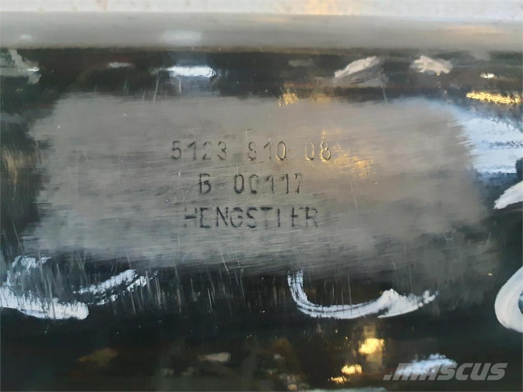 Liebherr LTM1080-1 ballast extension ram Части и оборудване за кранове
