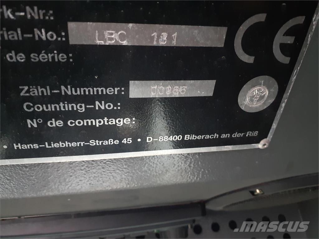 Liebherr MK 80 operators cabin كابينة والداخلية