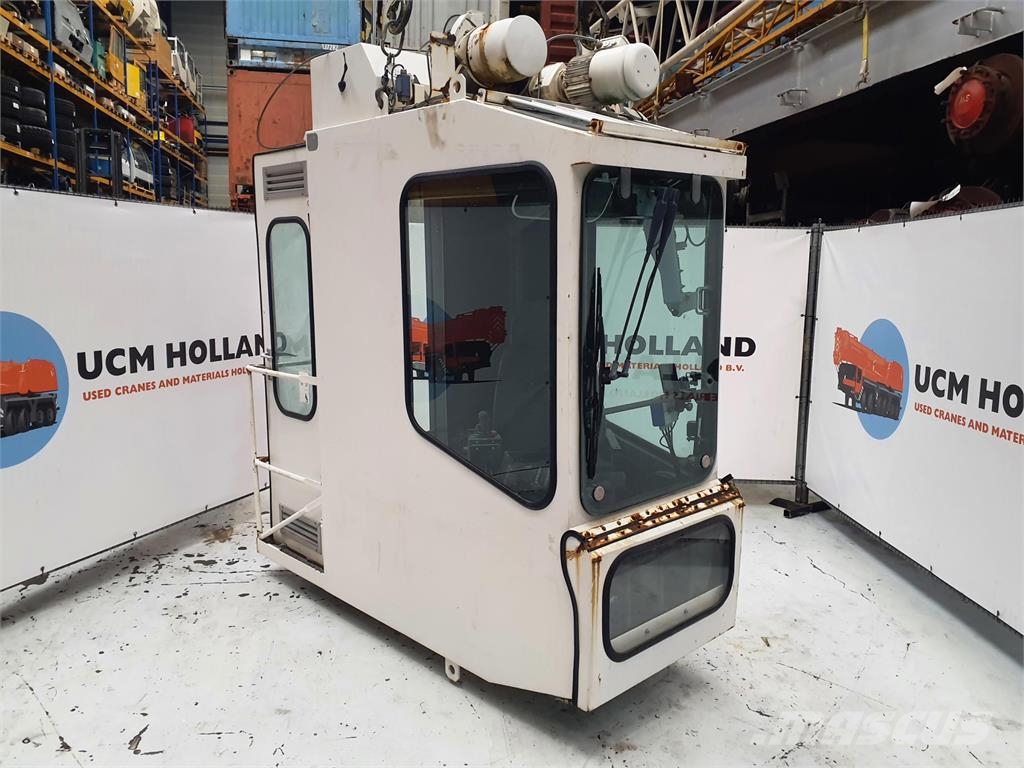 Liebherr MK 80 operators cabin كابينة والداخلية
