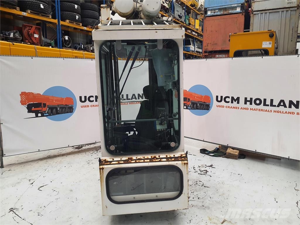 Liebherr MK 80 operators cabin كابينة والداخلية