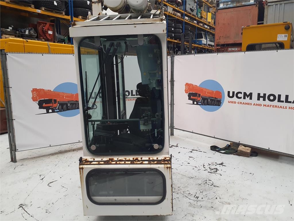 Liebherr MK 80 operators cabin كابينة والداخلية