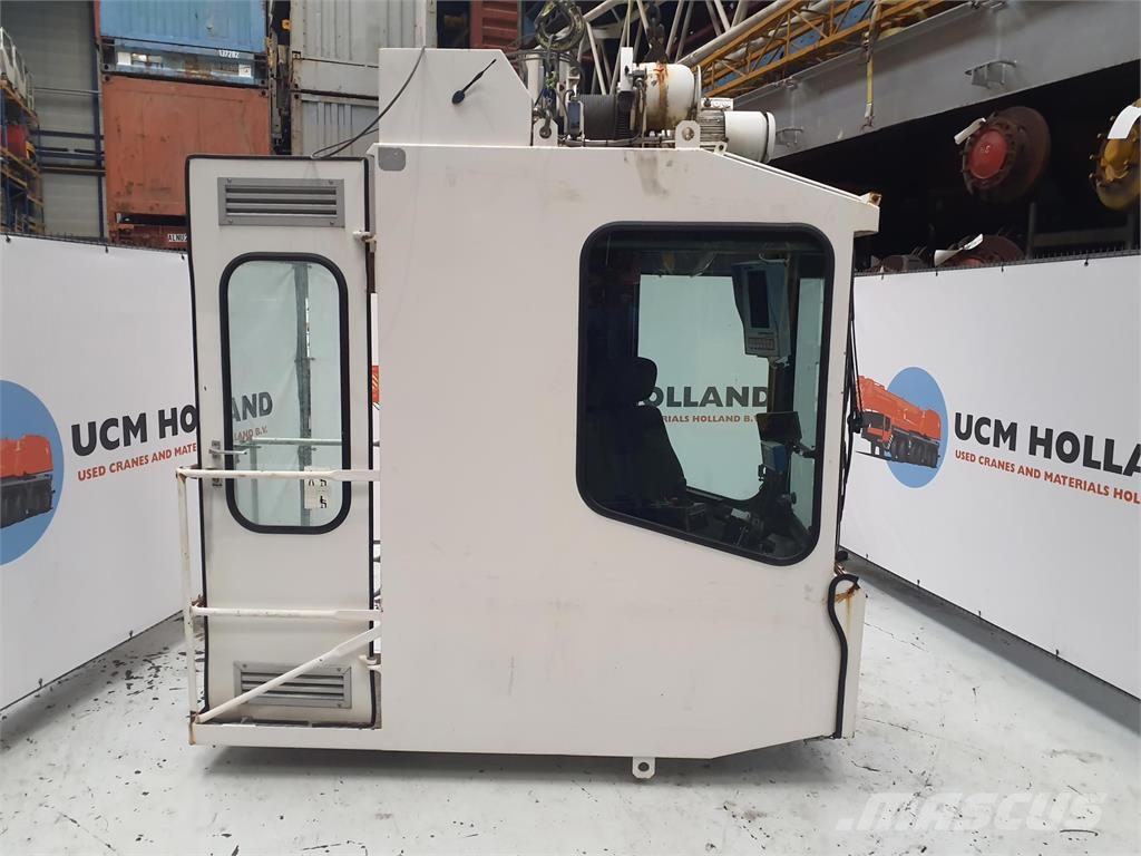Liebherr MK 80 operators cabin كابينة والداخلية