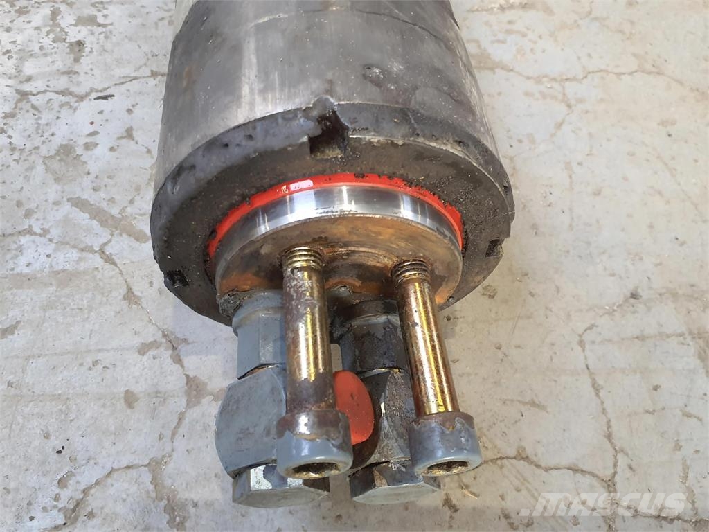 PPM 250 ATT outrigger cylinder Krandele og udstyr