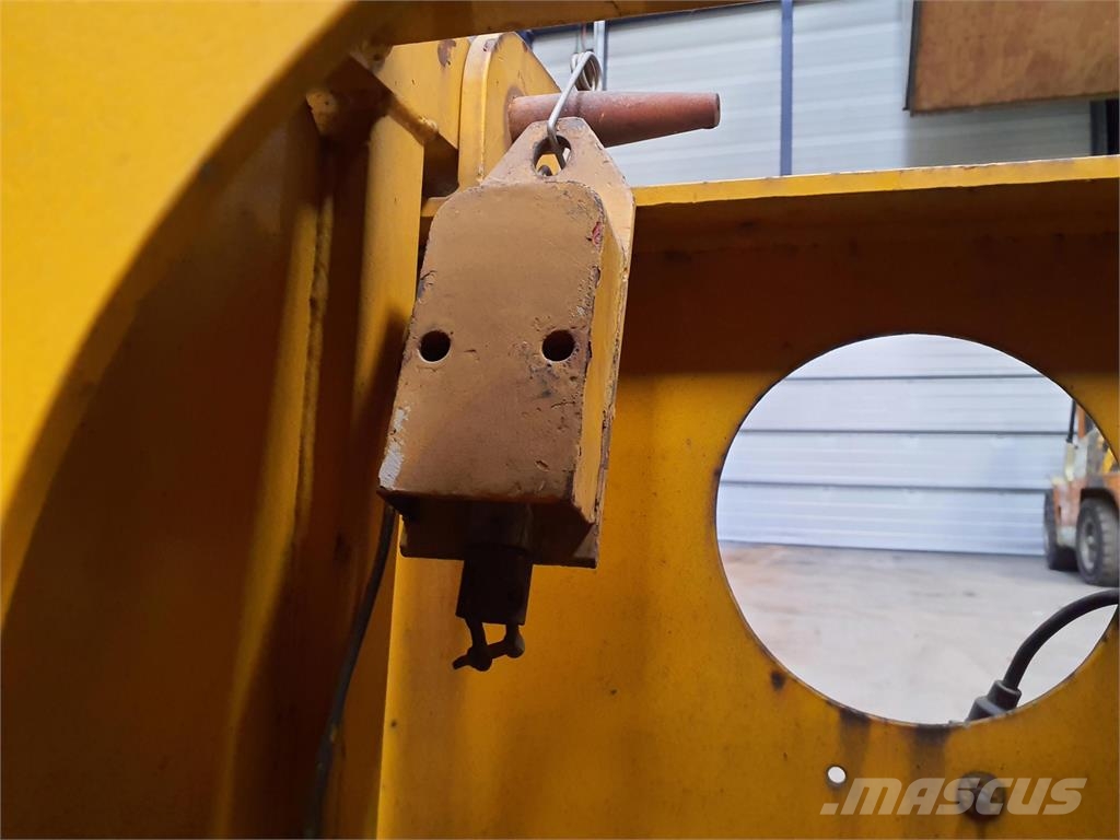 PPM 380 ATT jib with brackets Εξαρτήματα και εξοπλισμός για γερανούς
