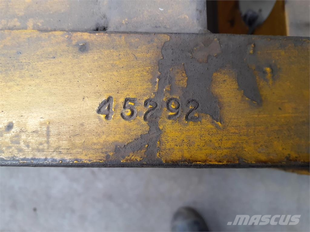 PPM 380 ATT jib with brackets Εξαρτήματα και εξοπλισμός για γερανούς