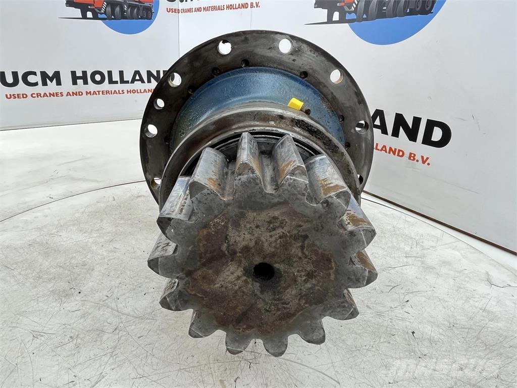 Spierings SK 477 AT4 slew gear Kran deler og utstyr