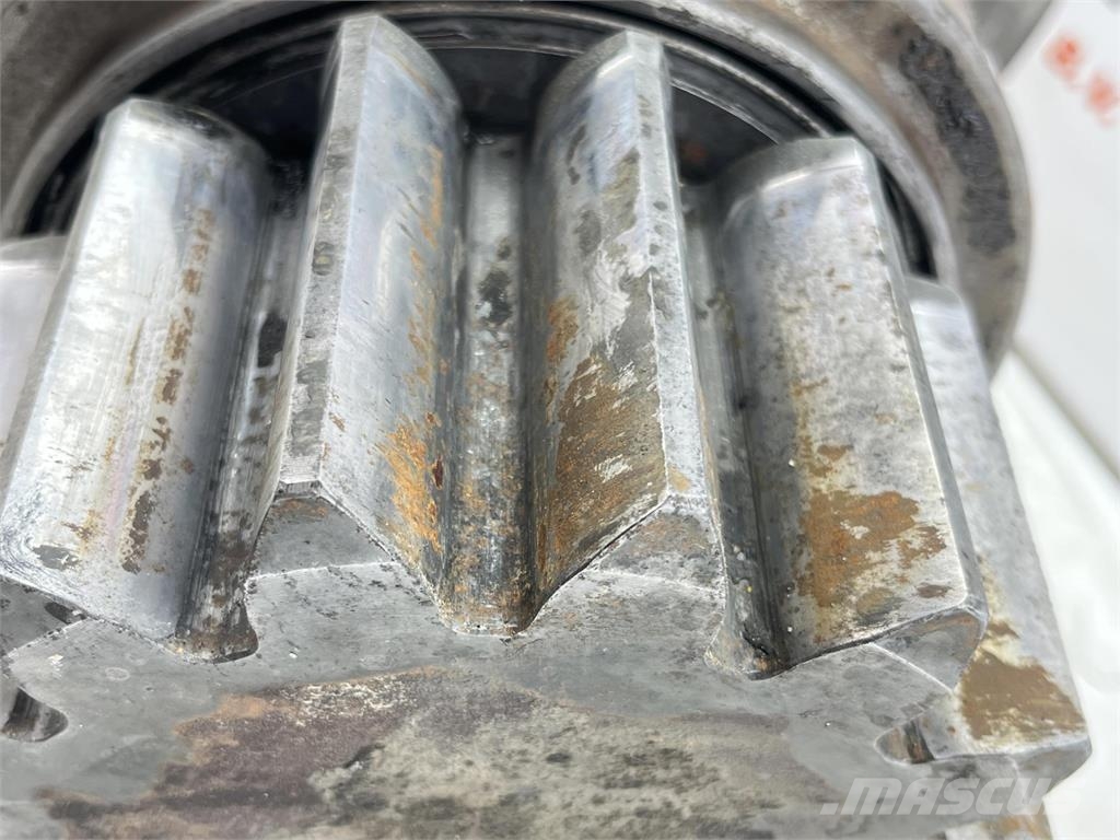 Spierings SK 477 AT4 slew gear Kran deler og utstyr