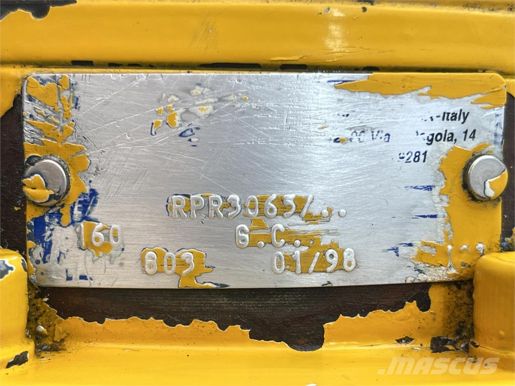 Spierings SK 477 AT4 slew gear Kran deler og utstyr