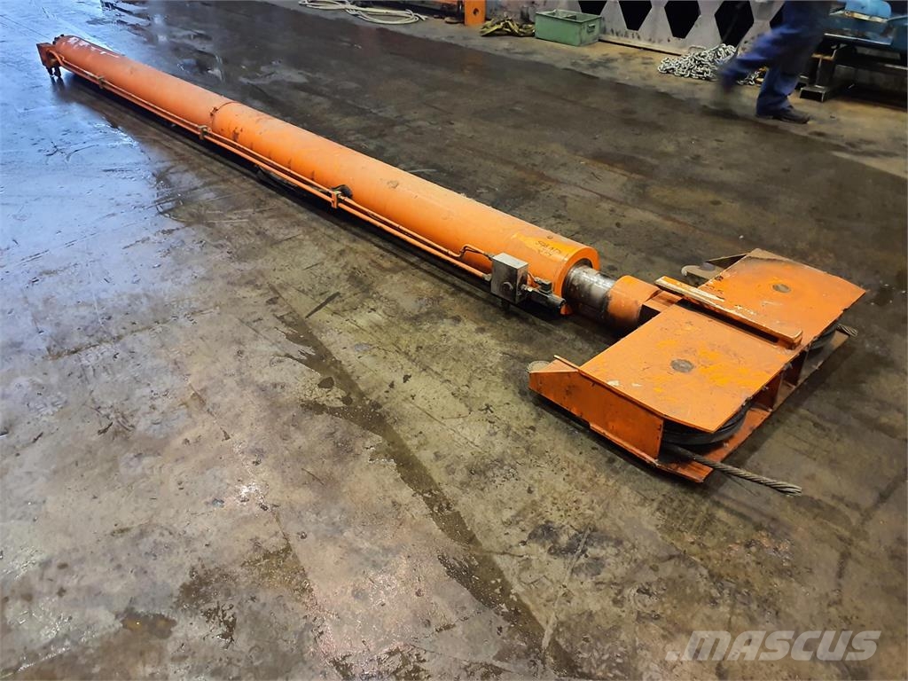 Spierings Spiering SK 598 AT5 erection cylinder Части и оборудване за кранове