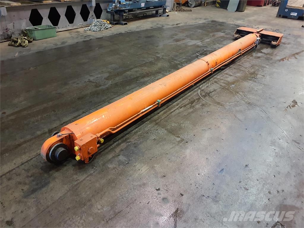 Spierings Spiering SK 598 AT5 erection cylinder Части и оборудване за кранове