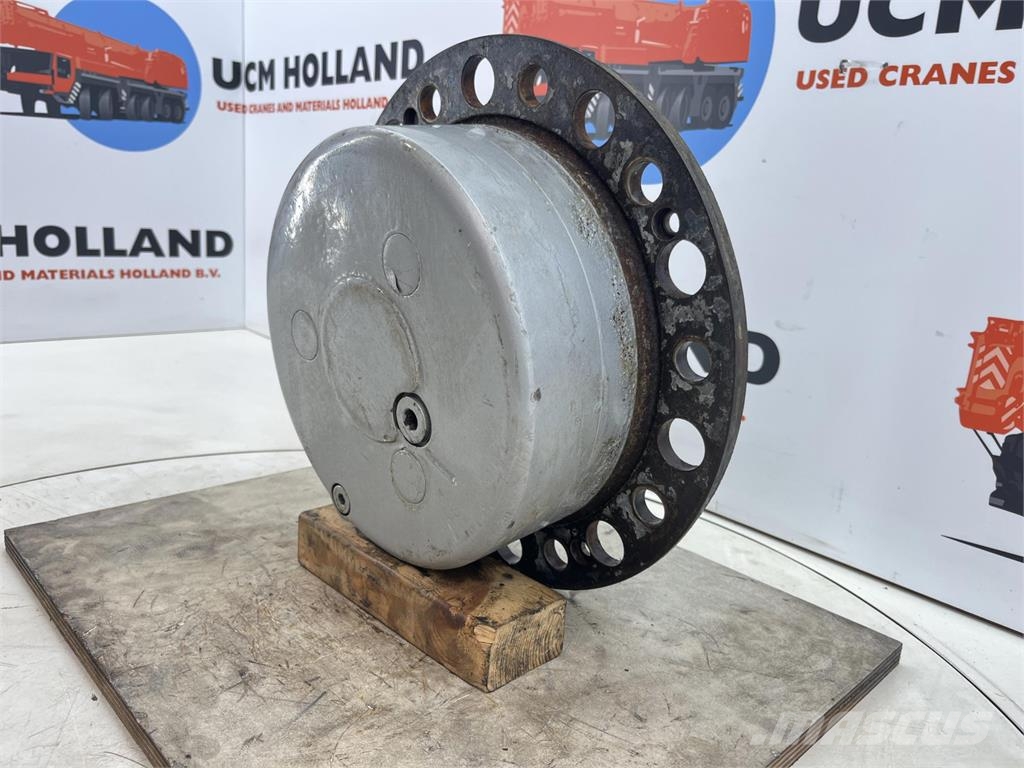 Terex Demag AC 100/4 planetary gear 22-25-74-40-3pl-H127-46 محور العجلة