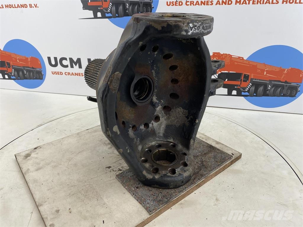Terex Demag AC 35 Steering knuckle 16 holes axle 2 right محور العجلة