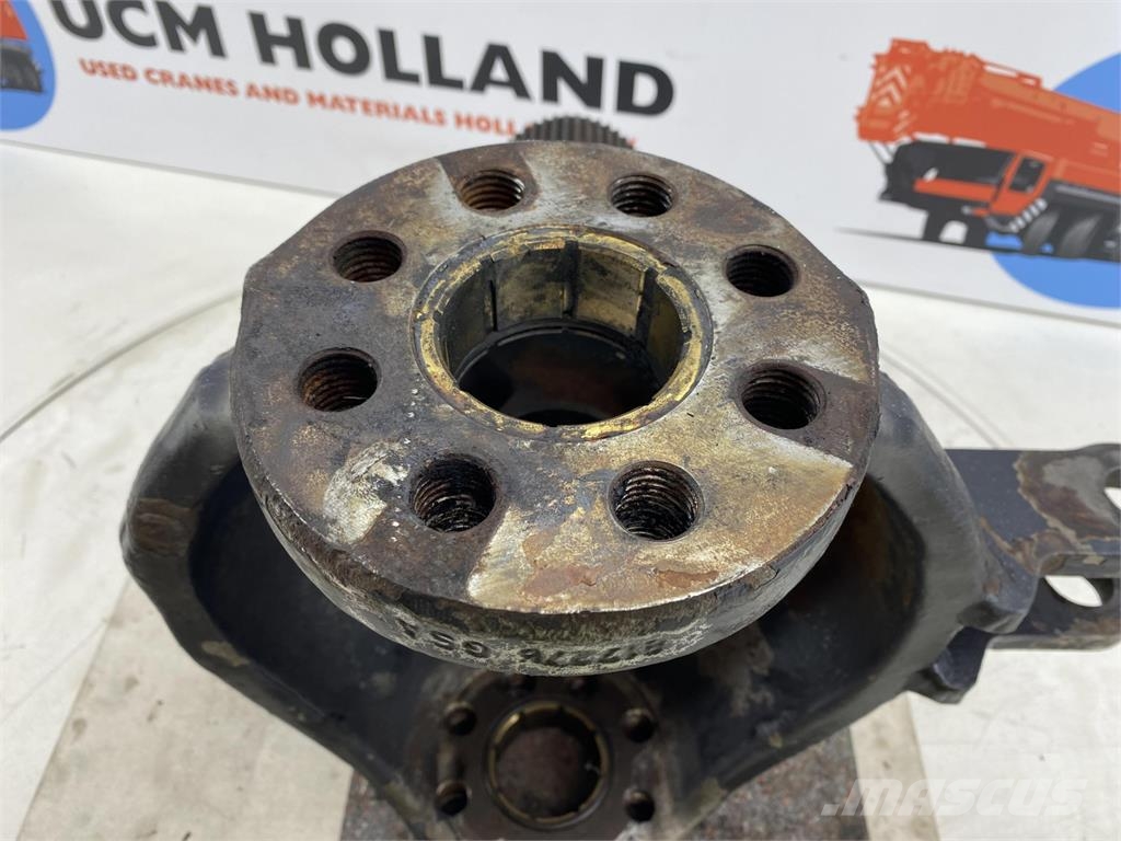 Terex Demag AC 35 Steering knuckle 16 holes axle 2 right محور العجلة