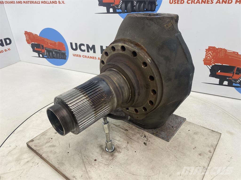 Terex Demag AC 35 Steering knuckle 16 holes axle 1 Osi