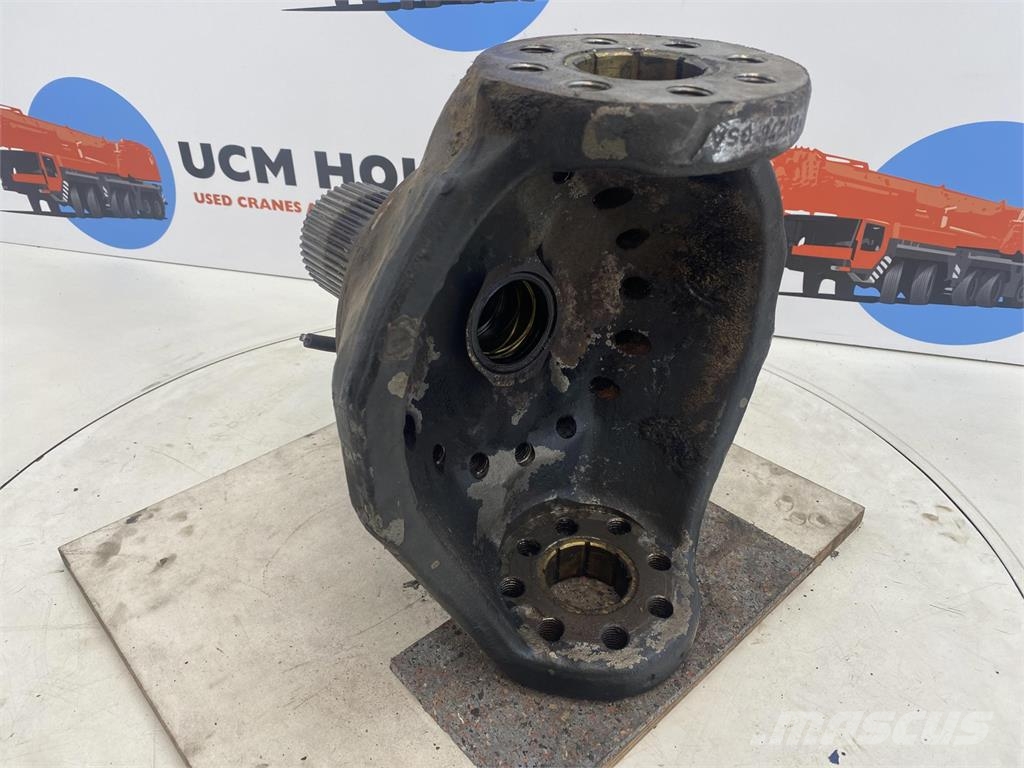 Terex Demag AC 35 Steering knuckle 16 holes axle 1 Osi