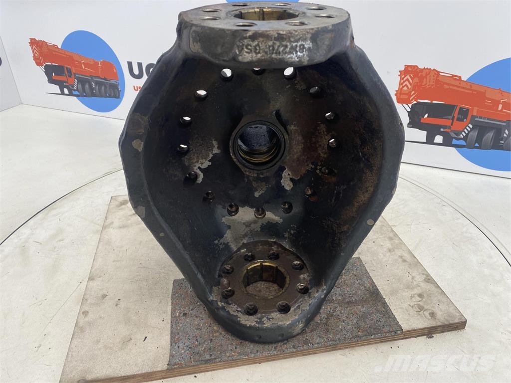 Terex Demag AC 35 Steering knuckle 16 holes axle 1 Osi