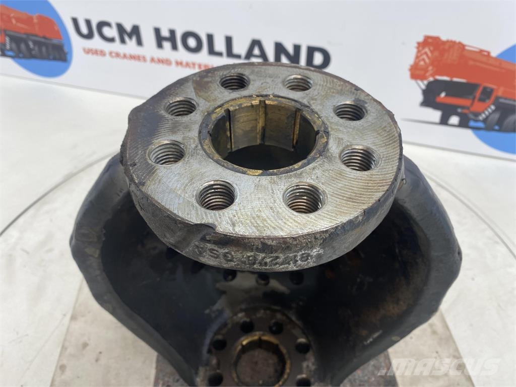 Terex Demag AC 35 Steering knuckle 16 holes axle 1 Osi
