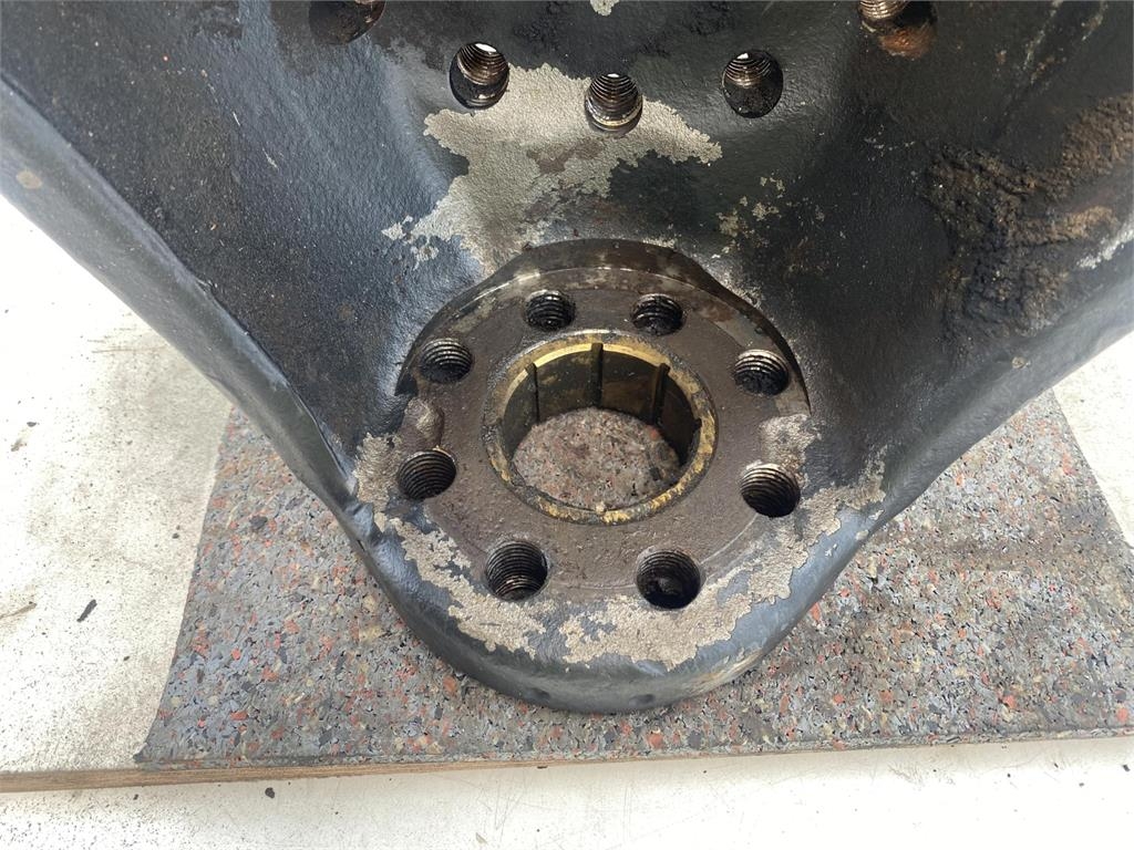 Terex Demag AC 35 Steering knuckle 16 holes axle 1 Osi