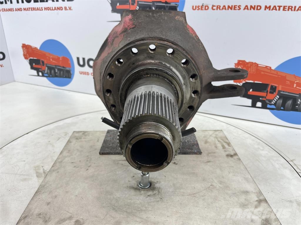 Terex Demag AC 35 Steering knuckle 16 holes axle 2 left Essieux