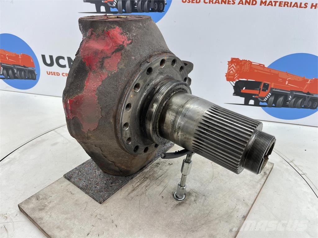 Terex Demag AC 35 Steering knuckle 16 holes axle 2 left Essieux