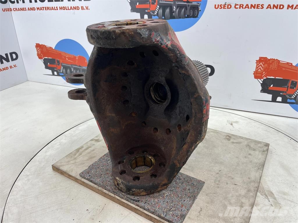 Terex Demag AC 35 Steering knuckle 16 holes axle 2 left Essieux