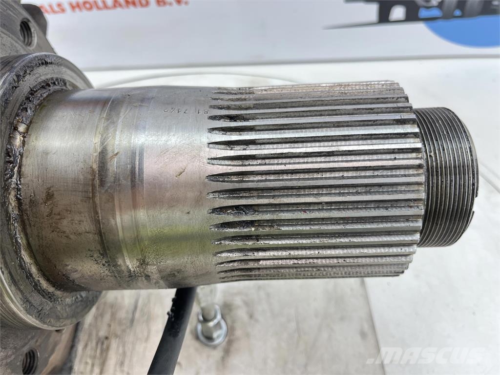 Terex Demag AC 35 Steering knuckle 16 holes axle 2 left Essieux
