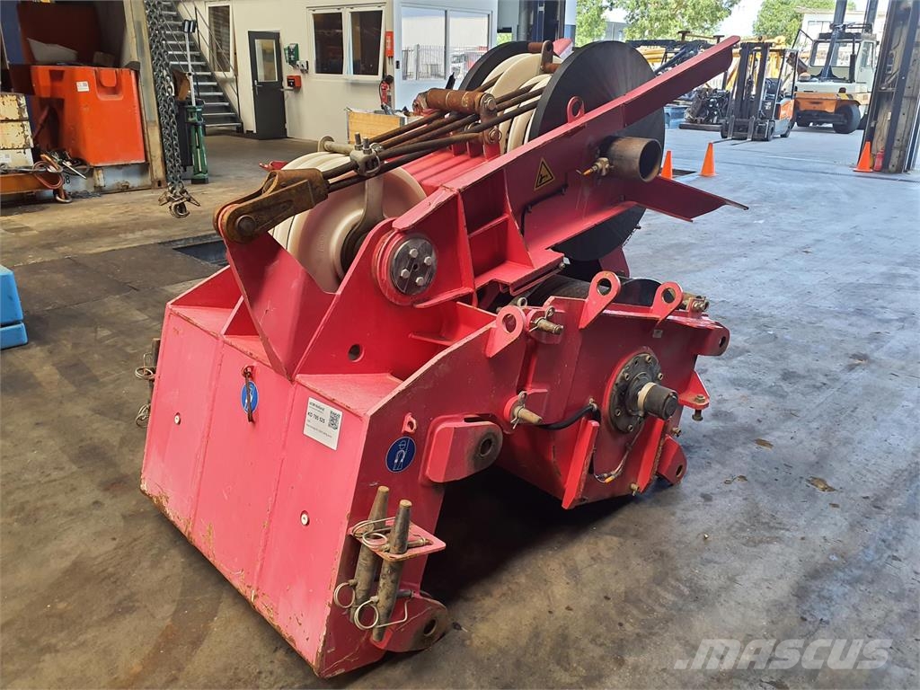 Terex Demag AC 350/6 luffing winch Части и оборудване за кранове
