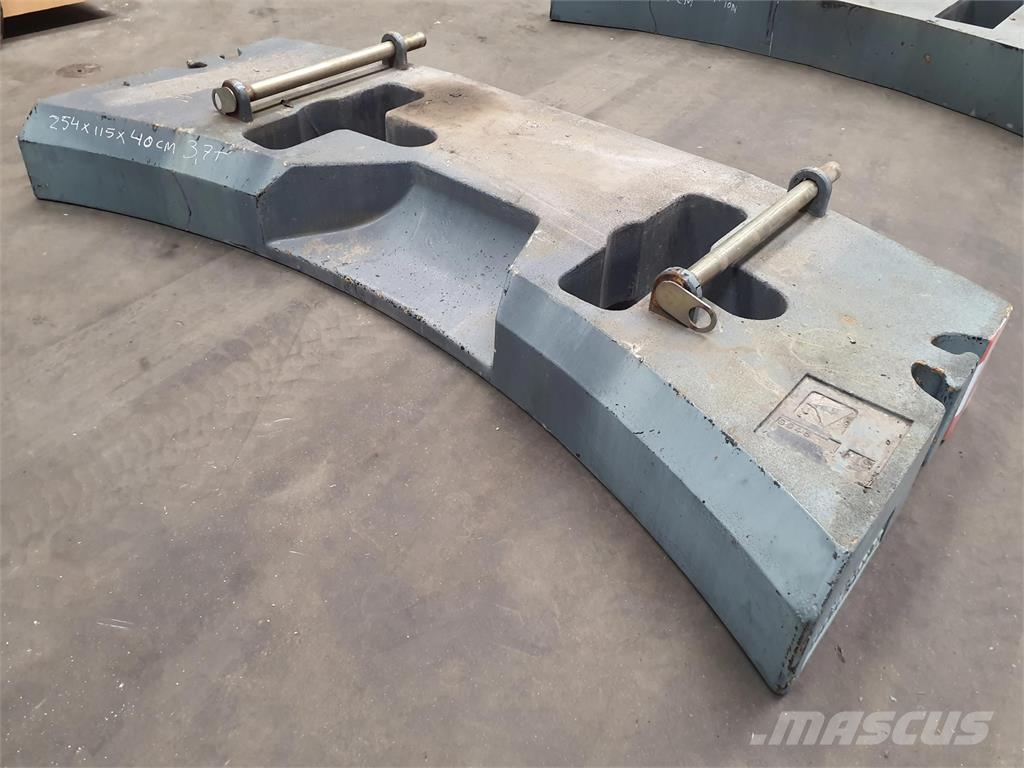 Terex Demag Challenger 4200 counterweight 3.7 Ton Nosturien osat ja lisävarusteet