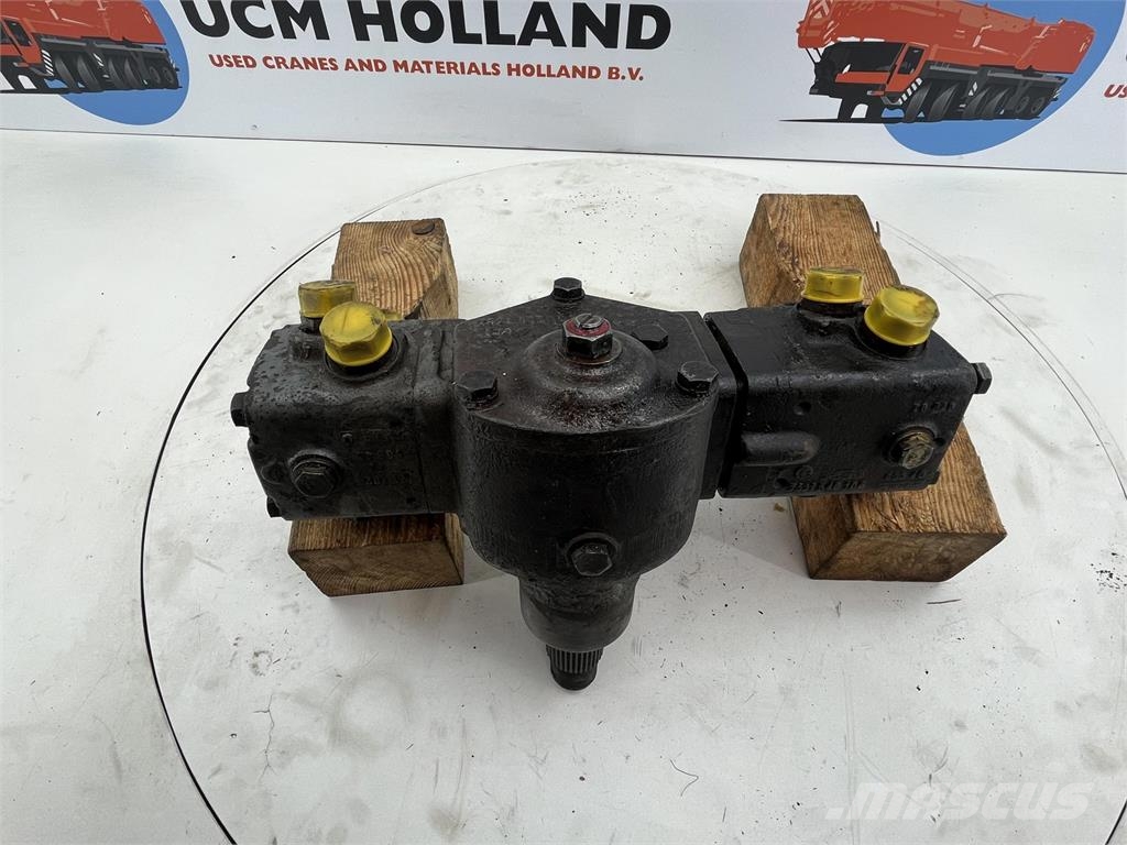 ZF Steering Box 120bar أجزاء ومعدات رافعات