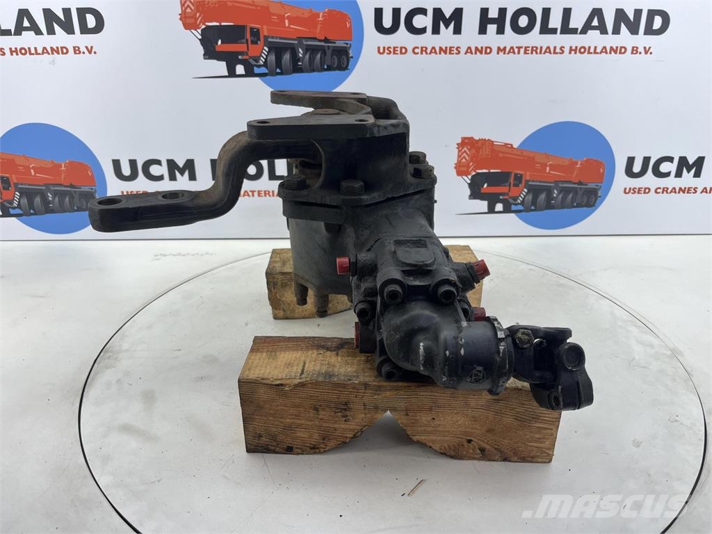 ZF Steering box 135bar Части и оборудване за кранове
