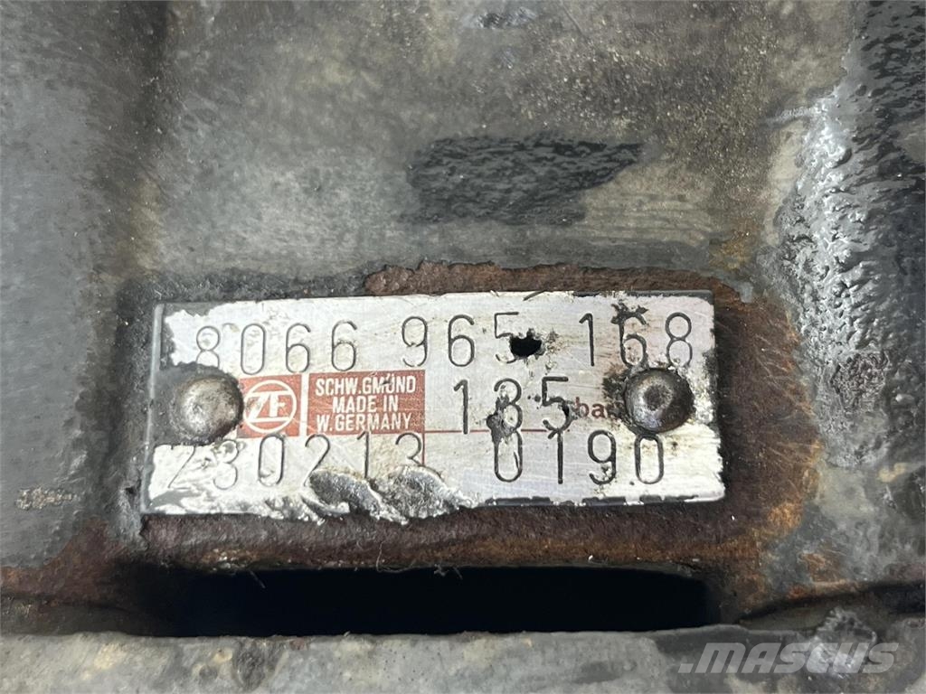 ZF Steering box 135bar Части и оборудване за кранове
