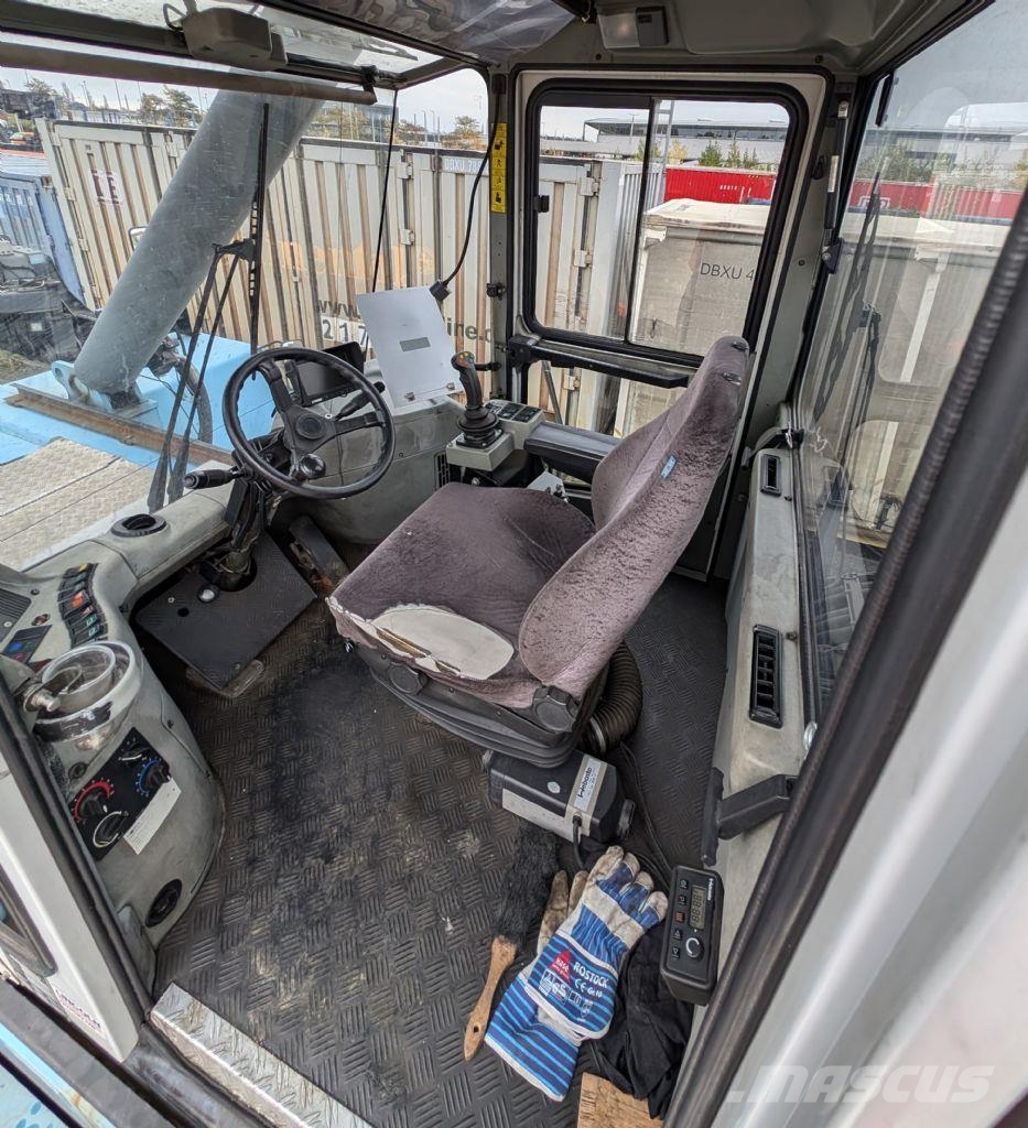 SMV SC4527CA5 Reach-Stacker