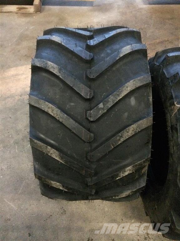BKT 31x15.50x15 - løs dæk. Banden, wielen en velgen