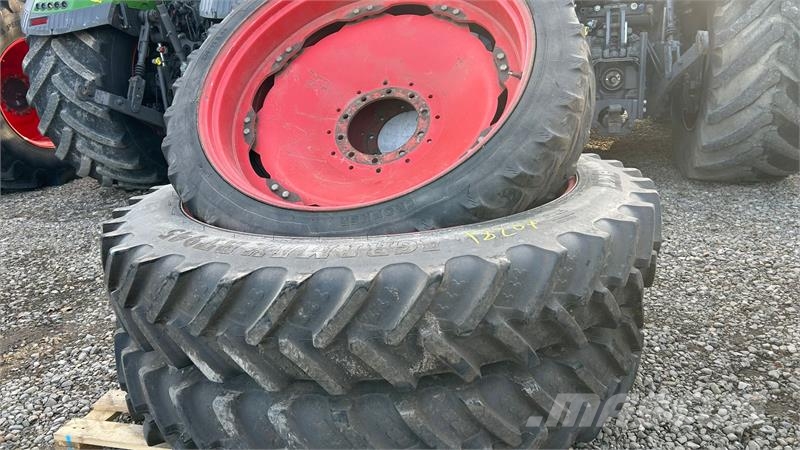 BKT 320/90R54 + 230/95R44 - stilbare fælge 8+10 1.65m Gume, točkovi i felne