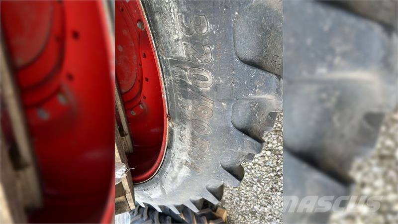 BKT 320/90R54 + 230/95R44 - stilbare fælge 8+10 1.65m Gume, točkovi i felne