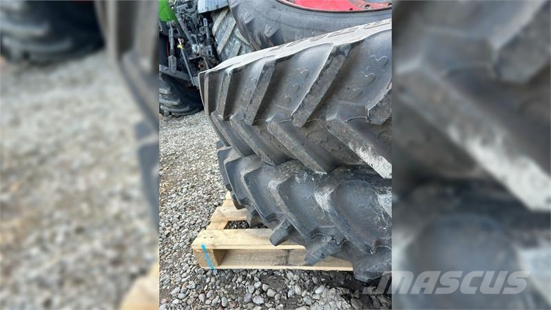 BKT 320/90R54 + 230/95R44 - stilbare fælge 8+10 1.65m Gume, točkovi i felne