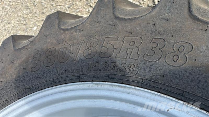 BKT 380/90R54 + 380/85R38 - spor 2.25m 10 huls bag + s Reifen