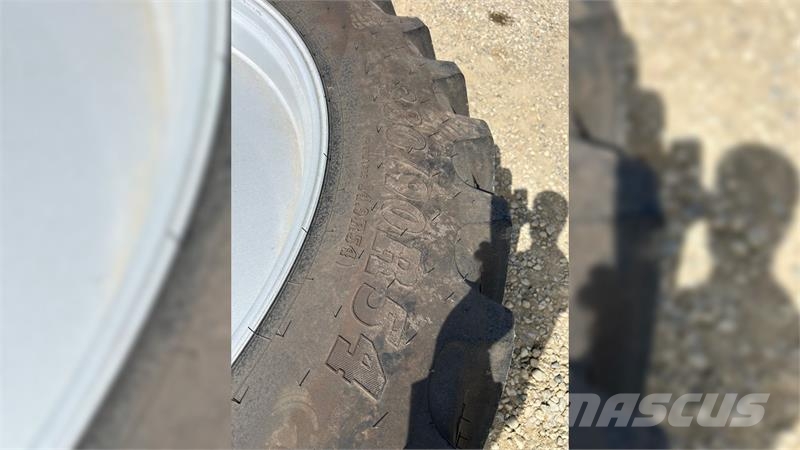 BKT 380/90R54 + 380/85R38 - spor 2.25m 10 huls bag + s Reifen