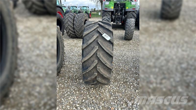 BKT 480/65R28 Banden, wielen en velgen