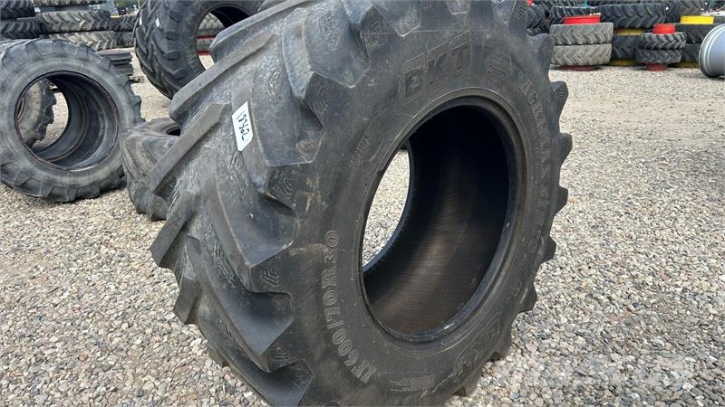 BKT 600/70R30 IF Banden, wielen en velgen