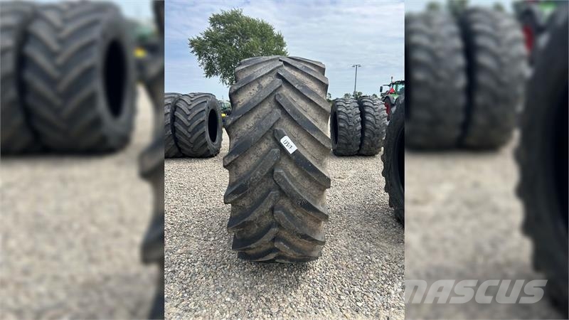 BKT 750/70R44 VF Banden, wielen en velgen